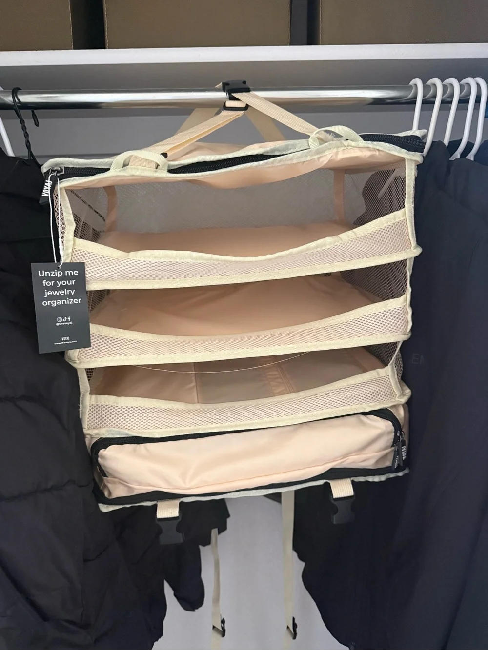 VOYAJ Hanging Suitcase Organizer Travel Carry on Closet Suitcase, Wrinkle Free